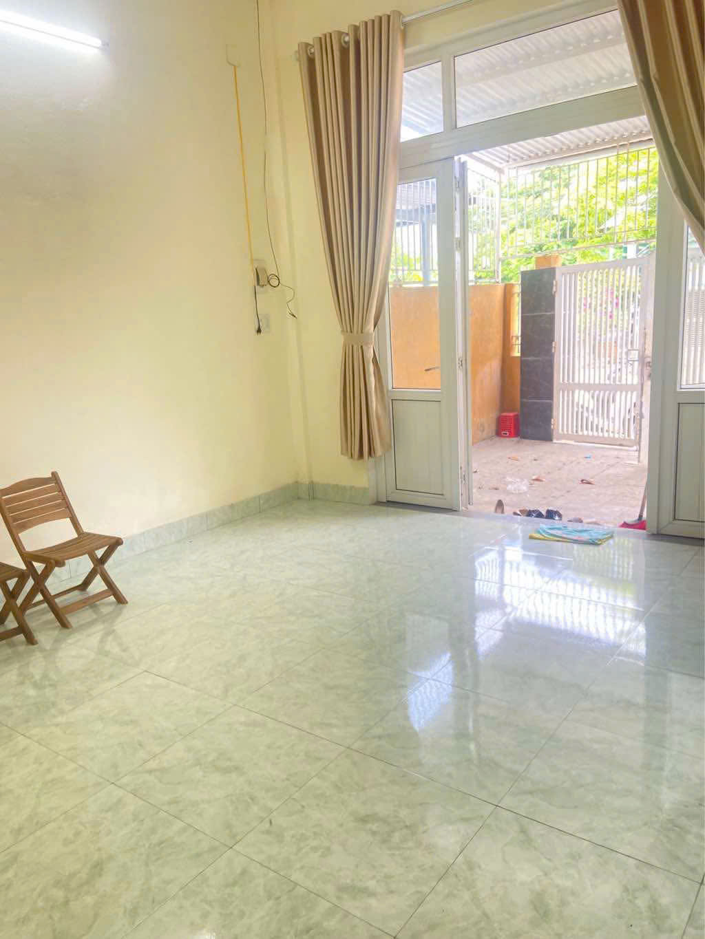 Bán nhà MT liền kề bến xe phía Nam phù hợp vừa ở vừa kinh doanh lưu trú - Ảnh 3